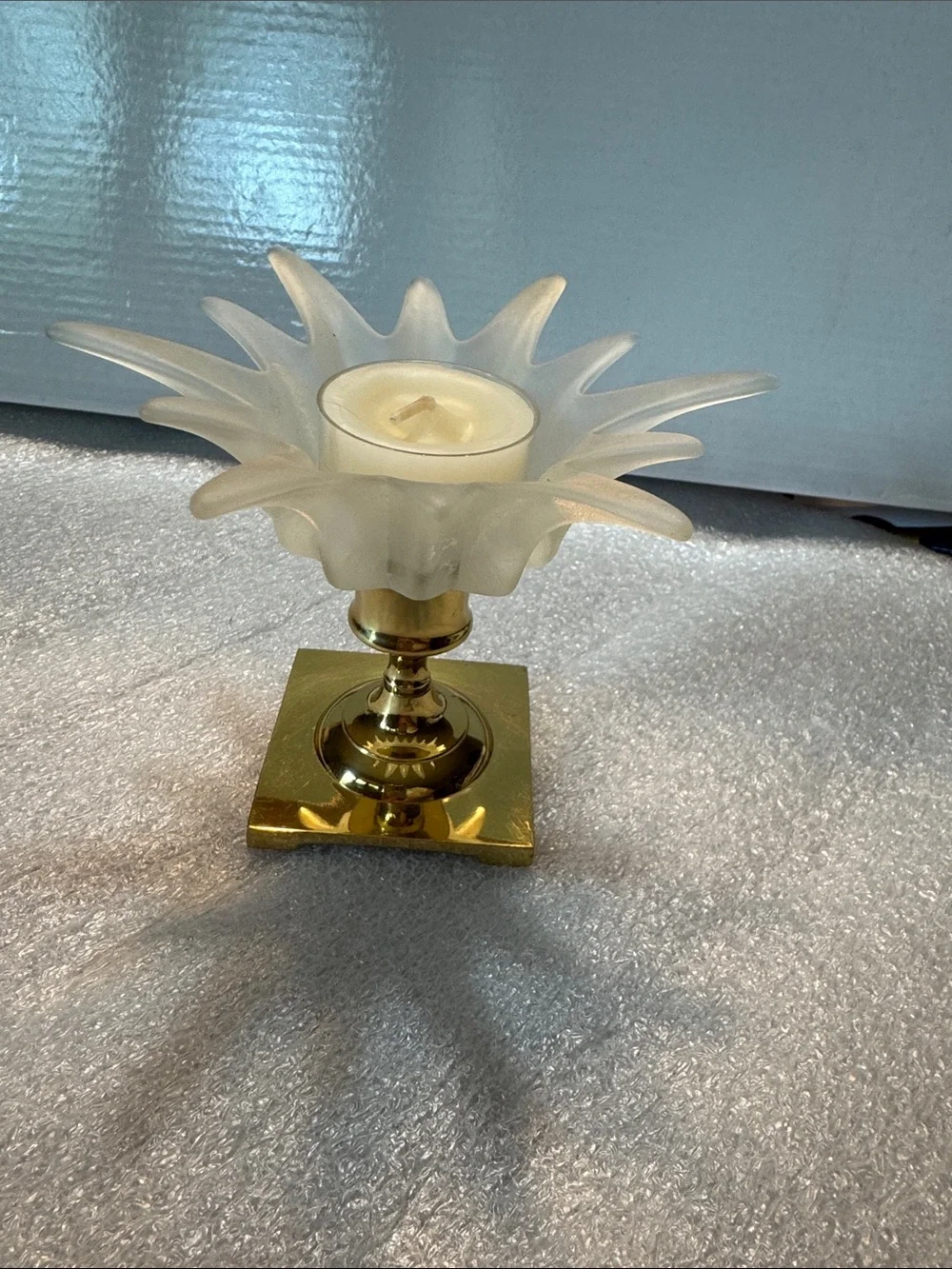 Partylite Glass Petal Tealight Candle Holder with Brass Base - Cream